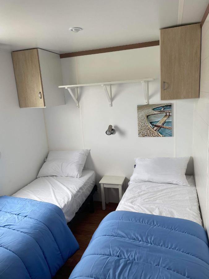 Mobil-Home 4/6 Personnes , Terrasse Couverte ,Piscine Chauffee . Biville-sur-Mer Exteriér fotografie